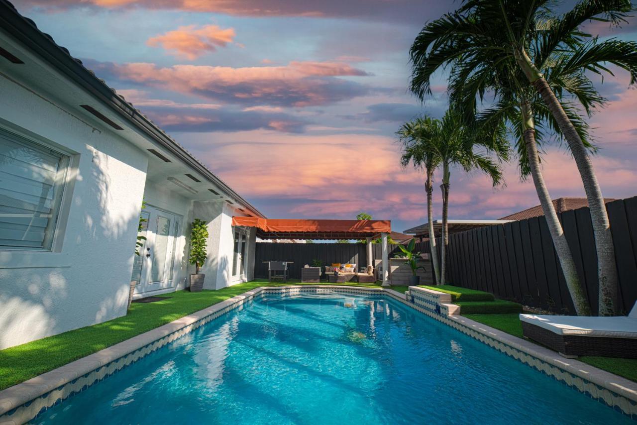 Serene Escape Heated Pool, Bbq, Foosball In Miami L02 Villa Cutler Bay Exterior photo